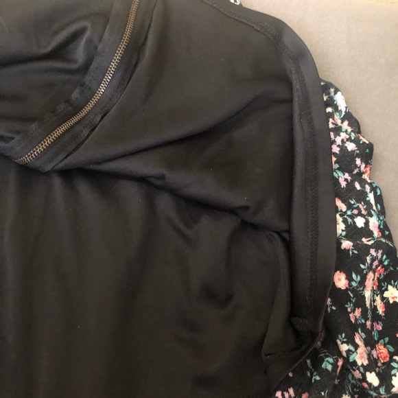 Forever 21 Floral Skirt - Picture 5 of 5